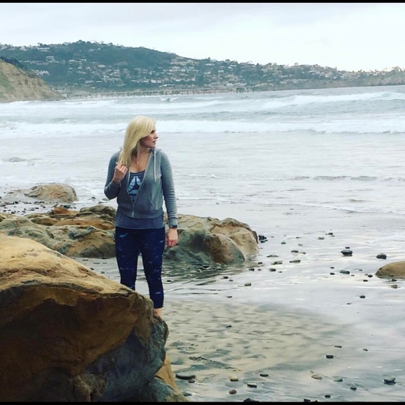 Meet your Posher, Neisa - Picture 2 of 4